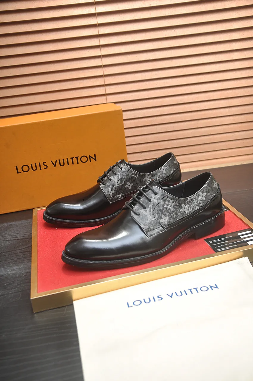 Men's men's shoes 💰500💶 [LV] (original single cowhide lining) 🍀LV's latest genuine leather business suit shoes are launched simultaneously on the official website. The first-layer cowhide imported from Italy is made of heavy gold, 💥official website 1:1 rubber outsole. Versatile to wear, high-end without losing class, and the color combination is extraordinary. This four-season style is alluring when worn on your feet, showing off your big-name flair. Standard code 38-45 (45 customized)